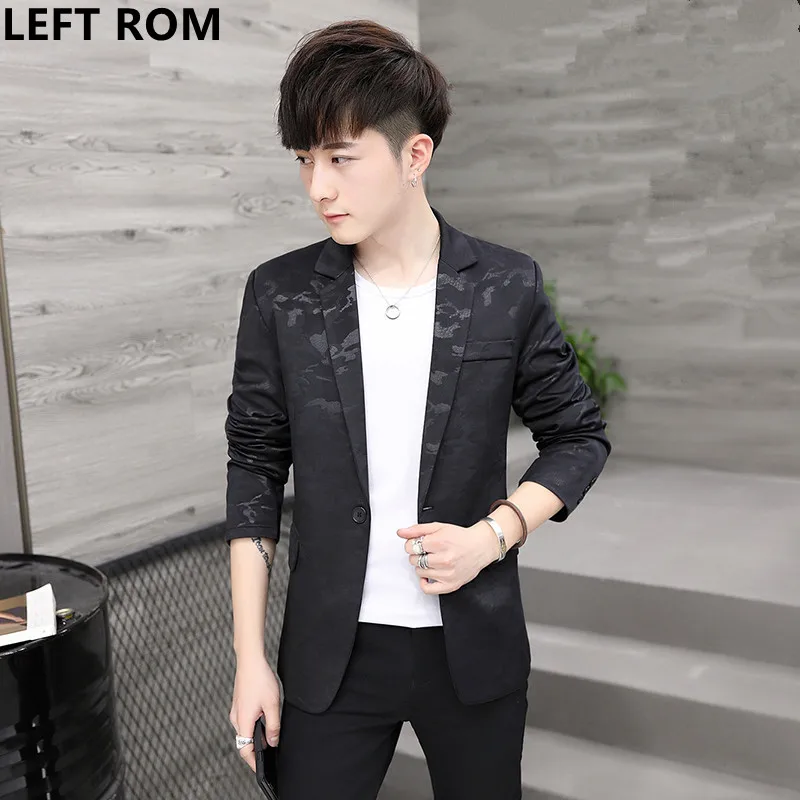 Слева Встроенная память весна человека повседневный комплект молодой мужчина