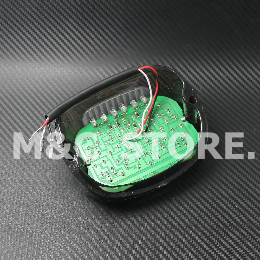 Красный мотоцикла с двигателем внутреннего сгорания светодиодный тормозной