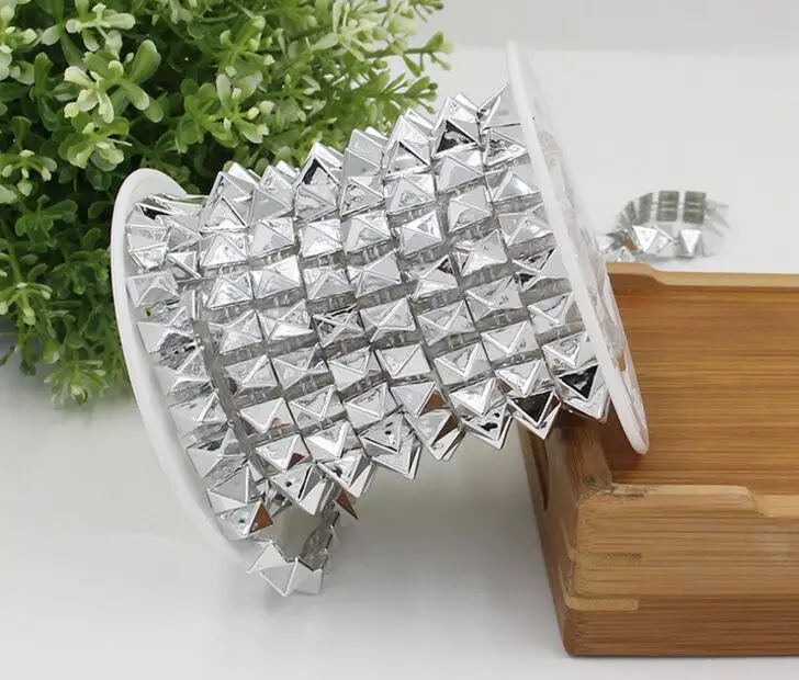 20 ярдов Пирамида запонки бисер с УФ покрытием цепь отделка для шитья Apperal мешок