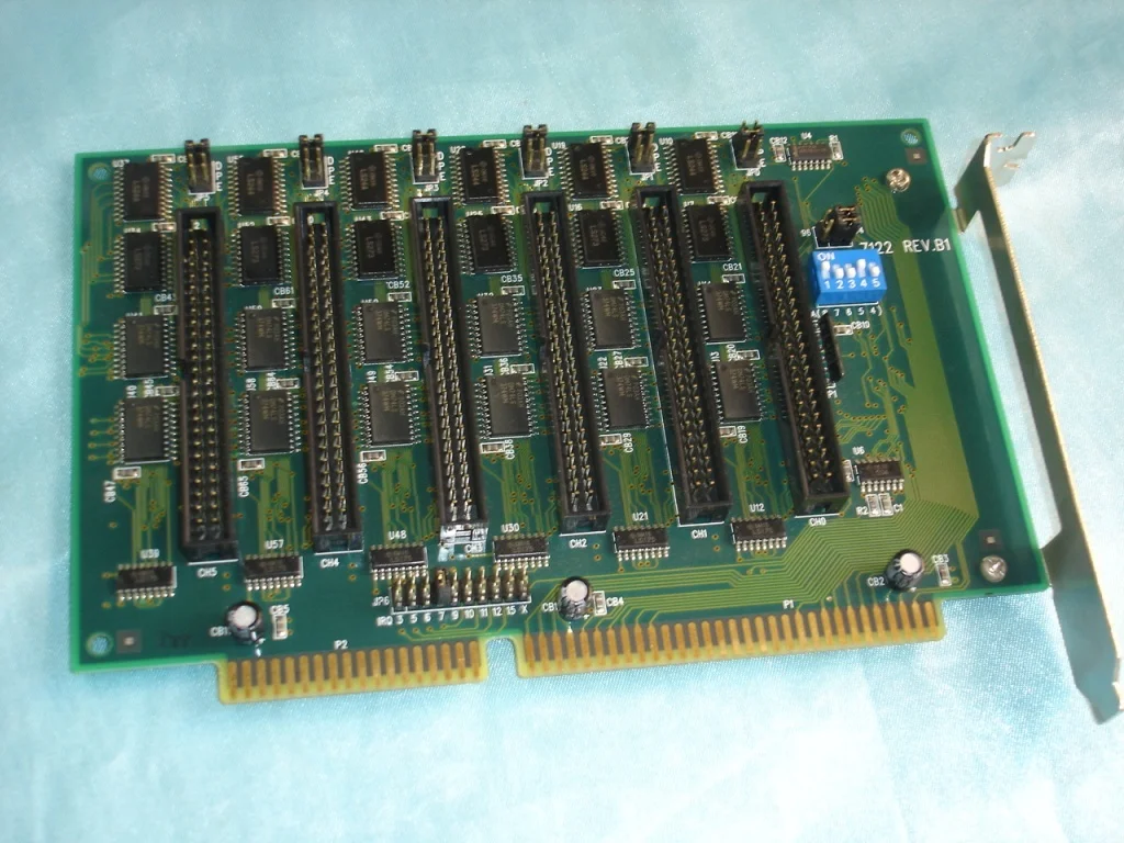 Для ADLINK ACL-7122 REV.B1 многофункциональная карта захвата совместимая с Advantech DIO-144 |