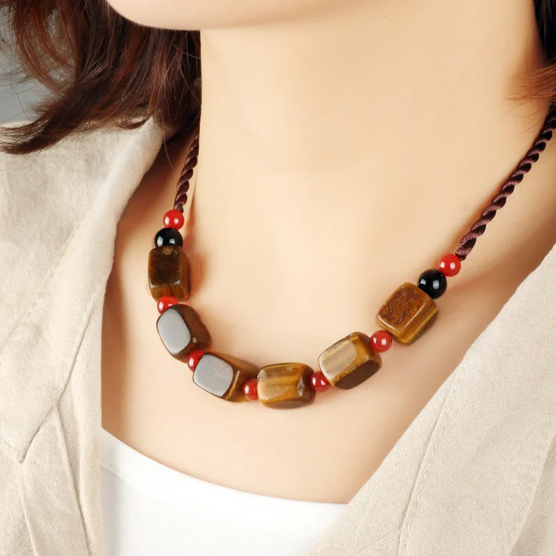 Оригинальное дизайнерское винтажное ожерелье с натуральным кристаллом