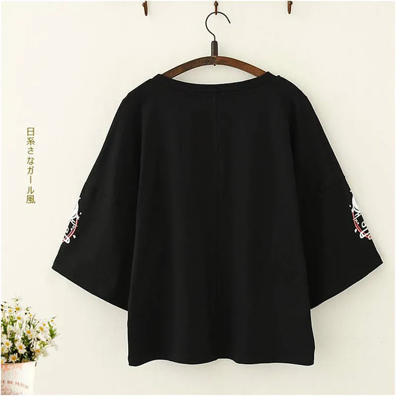 Футболка женская летняя с круглым вырезом коротким рукавом и мультяшным