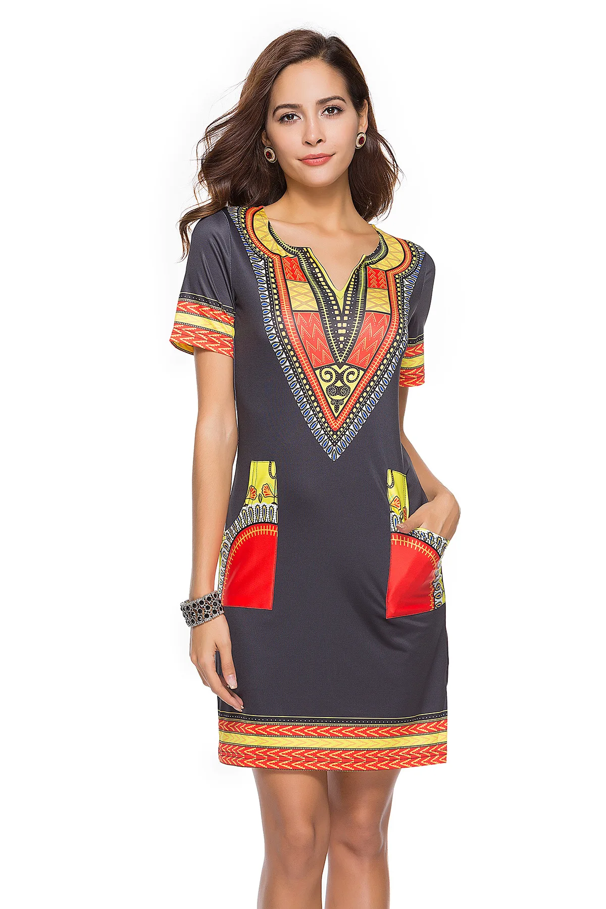 2018 летнее женское стрейчевое платье с этническим принтом и карманами коротким