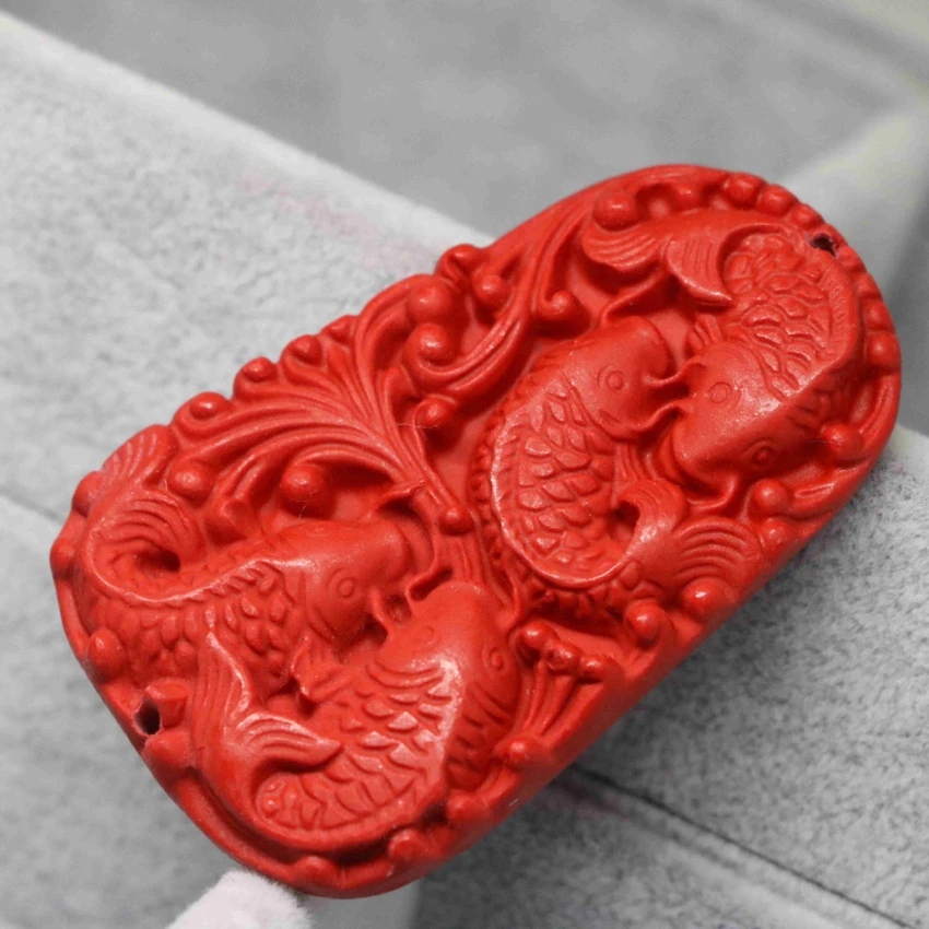 Оптовая цена Тайвань красный киноварь Овальный Кулон Резные Лаки Перейти рыбки