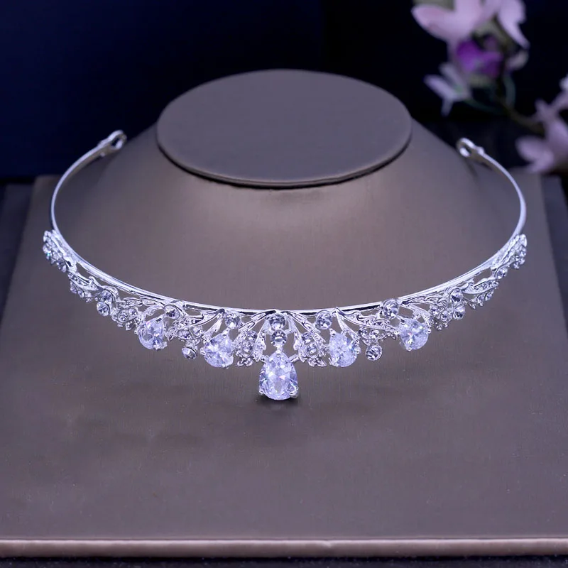 Свадебная тиара SLBRIDAL в стиле арт деко с кристаллами Стразы из сплава фианитами