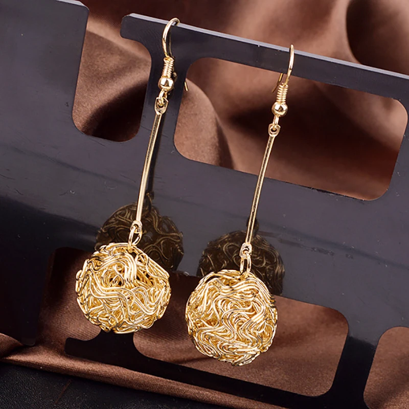 

Fashion Long Earrings 2019 Ball Geometric Earrings for Women Hanging Dangle Earrings Drop Gold Earrings Modern Oorbellen Jewelry