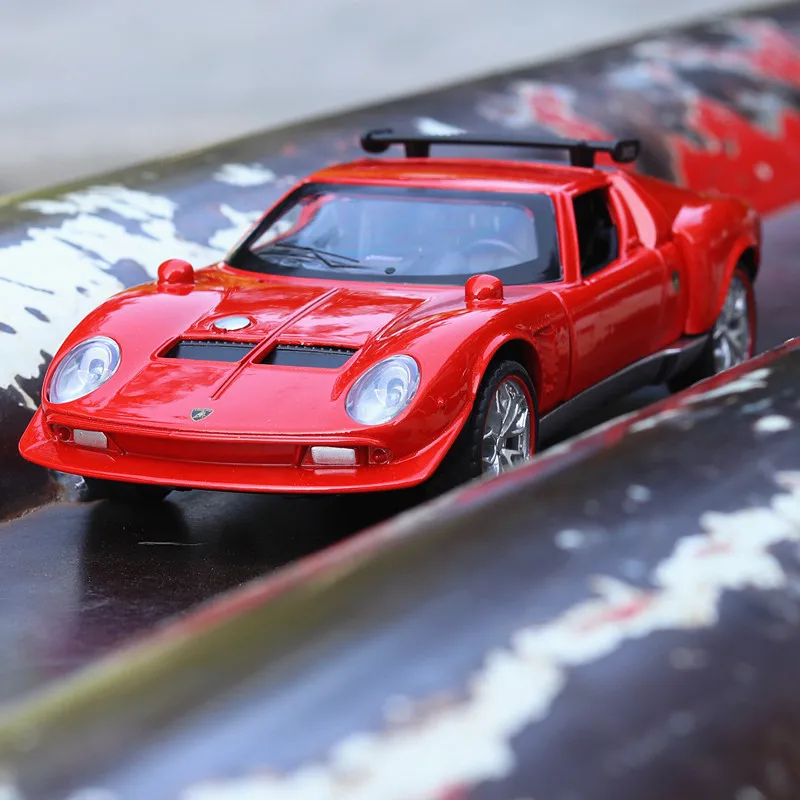 Автомобиль Lamborghinis 1:32 из сплава модель спортивного автомобиля MIURA металлическая