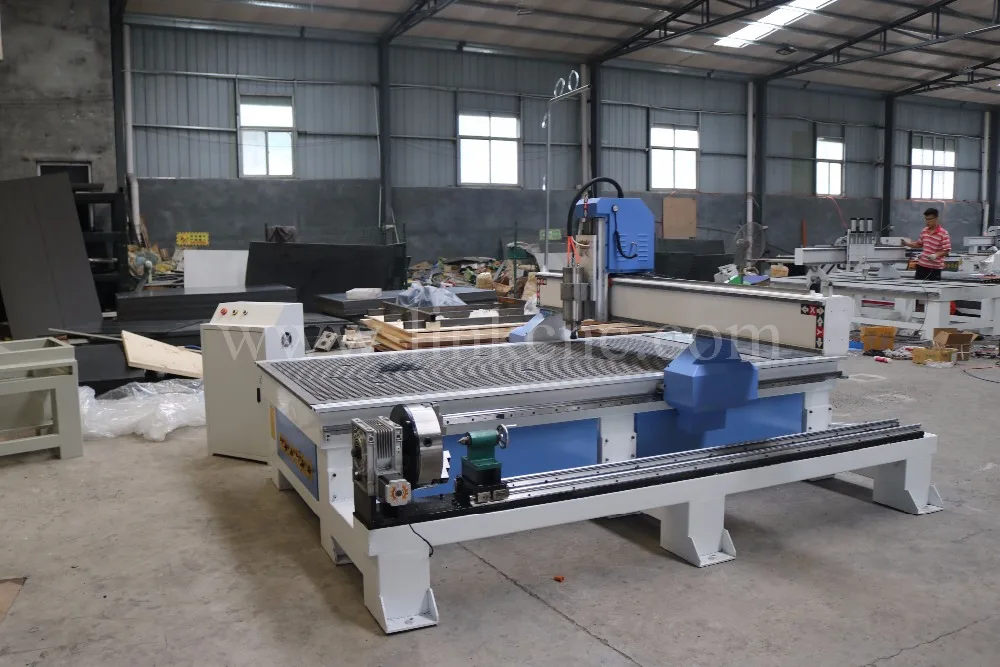 4 осевой фрезерный станок с ЧПУ для резьбы по дереву вращением круглой