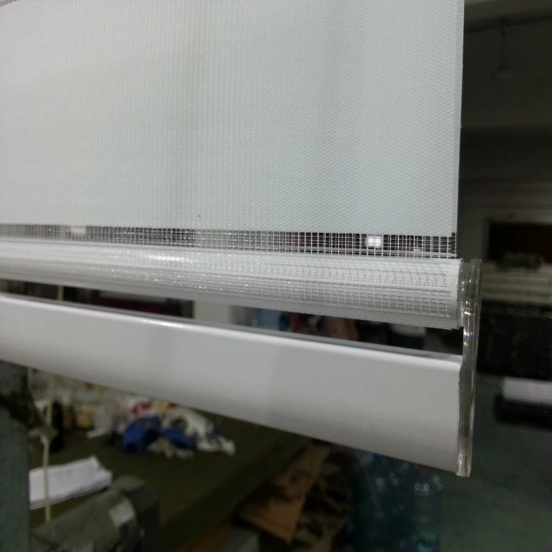 Шторы на роликах Зебра двухслойные полупрозрачные оконные занавески чистого