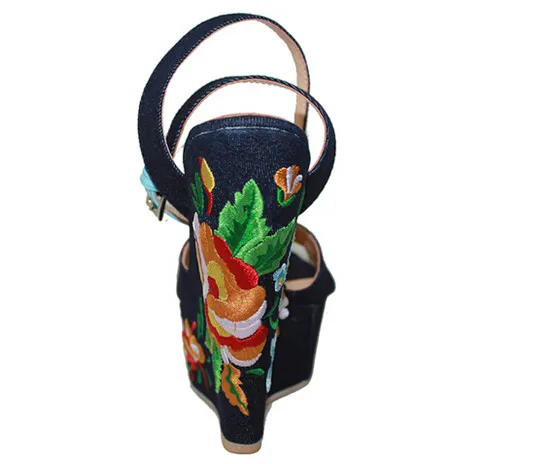 Синие джинсовые сандалии в фольклорном стиле с цветочной вышивкой гладиаторы на