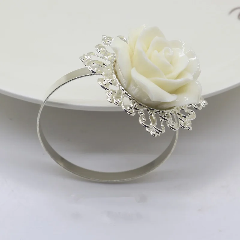 

200pcs White Rose Decorative Napkin Ring Serviette Holder for Wedding Banquet Dinner Table Decoration