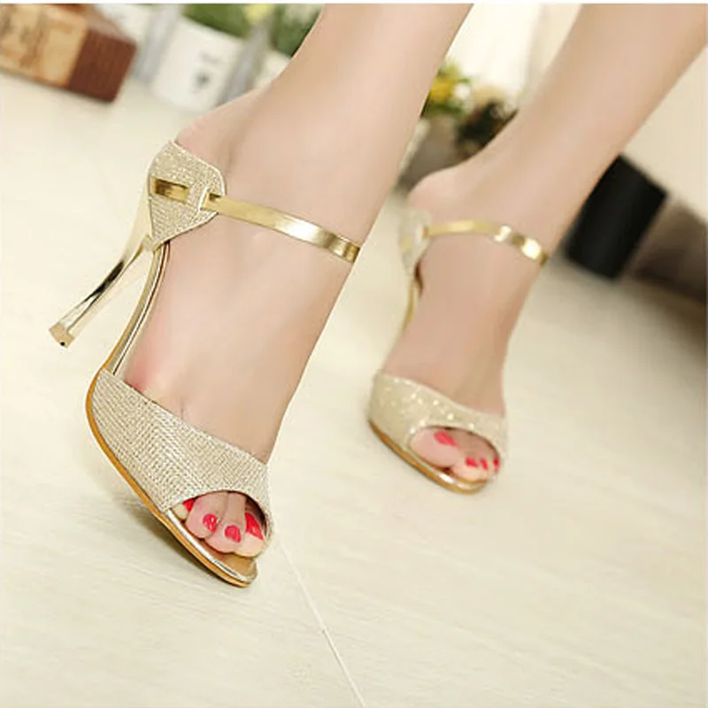 Модная женская обувь с закрытым носком новые пикантные туфли на очень высоком