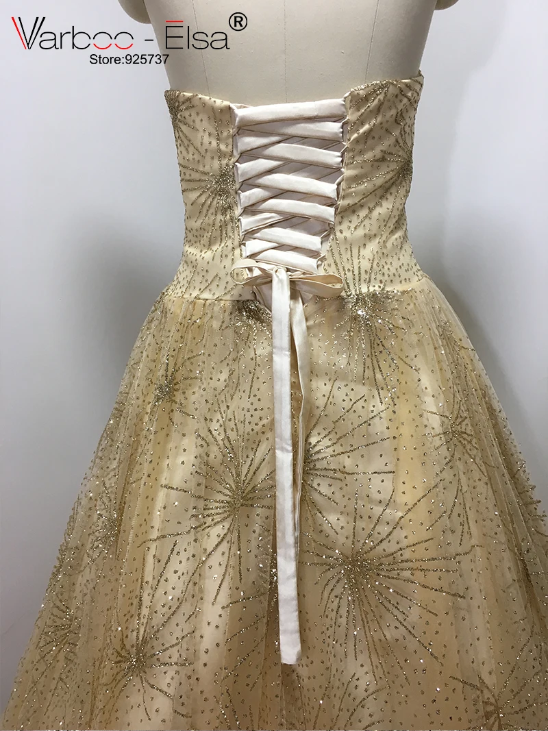 Женское вечернее платье VARBOO_ELSA длинное золотистое блестящее без бретелек на