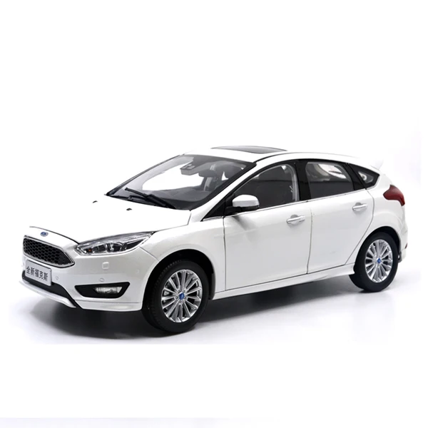 Модель Paudi 1/18 1:18 весы Ford все новые фокус белый литой модельный автомобиль игрушка, модель автомобиля двери открытые - Цвет: White