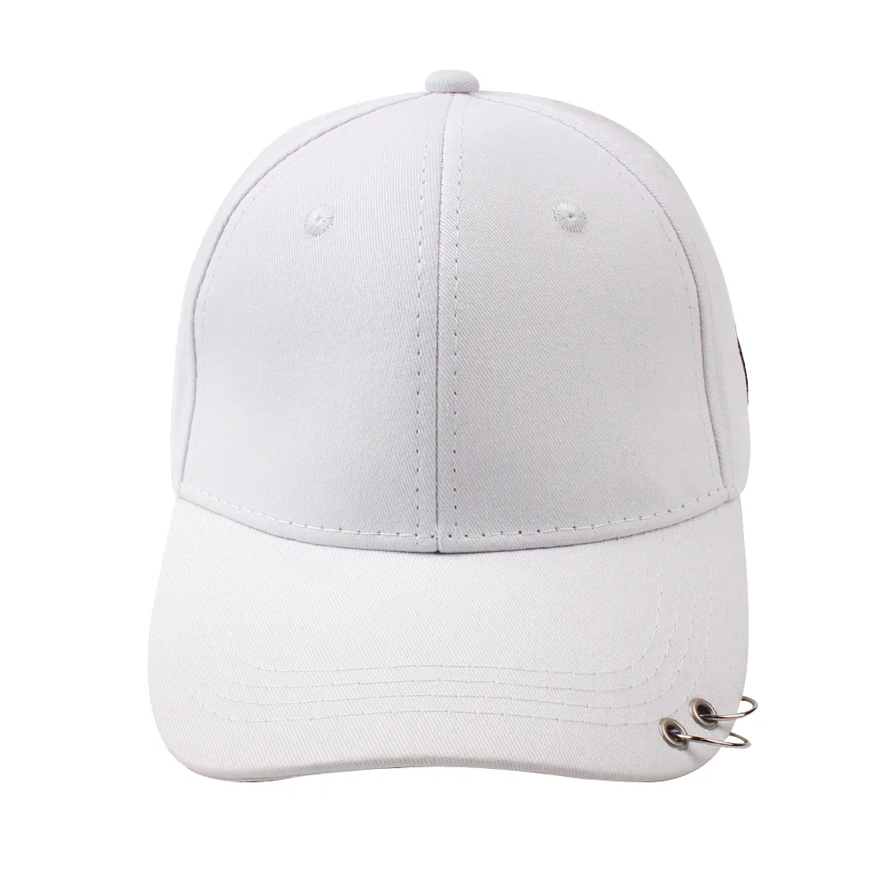 Мужская бейсболка с железным кольцом черно белая надписью V в стиле хип хоп