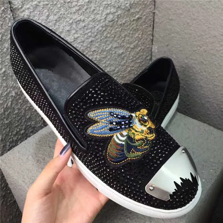 

European Real Leather Embroidery Bees Mens Studded Shoes Lazy Shoes Casual Loafers Creepers Shinny Man Dress Party Shoe