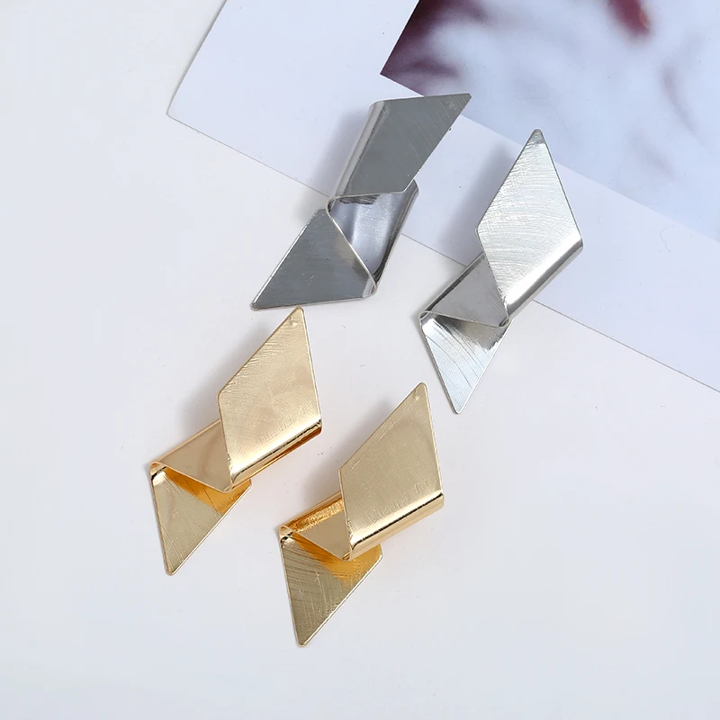 Женские большие серьги-пусеты | Украшения и аксессуары