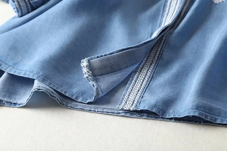 

Women Casual Denim Blouses Top 2019 Vintage Geometric Embroidery Tencel Shirt V-Neck Nine Quarter Sleeve Blusas Femininas