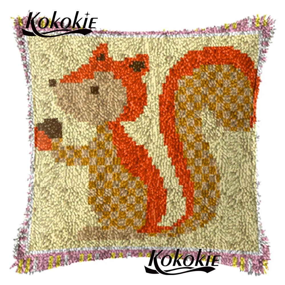 Крючок с защелкой ковёр для белки ручная работа вышивка крестиком набор