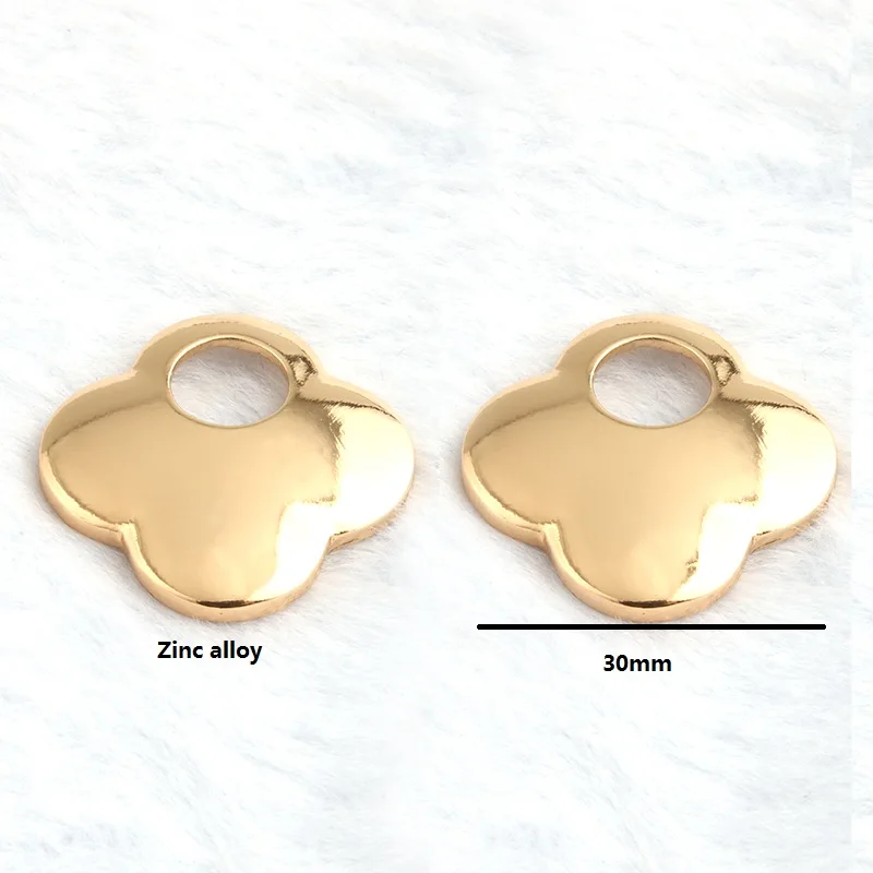 Крупные серьги-подвески Клевер Большая подвеска клевер с леопардовым принтом |