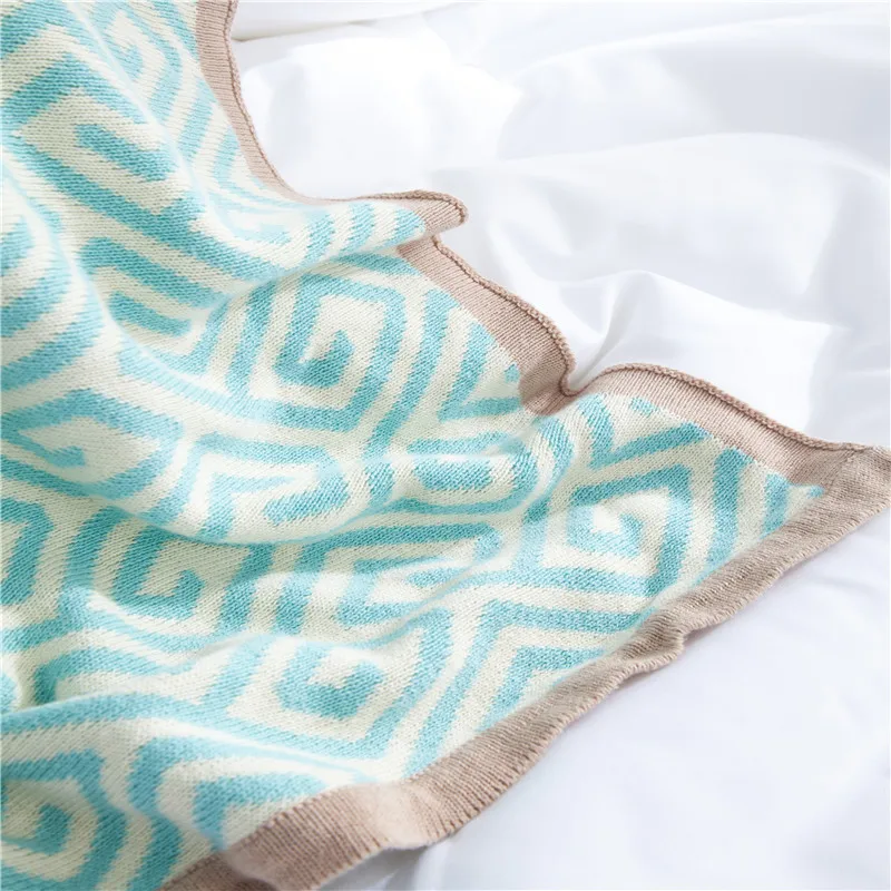

XYZLS 2018 Spring/Autumn Warm Blankets 100% Cotton Geometric Pattern Thread Blanket Soft Throw Blanket for Bed Sofa 120x160cm