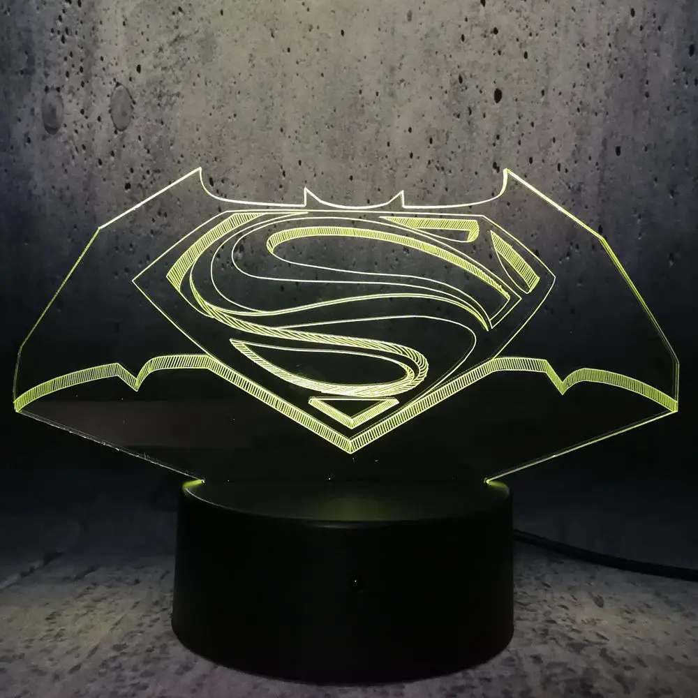 Символ DC Супермен и Бэтмен Светодиодная лампа в Бэтмене логотип Ночник