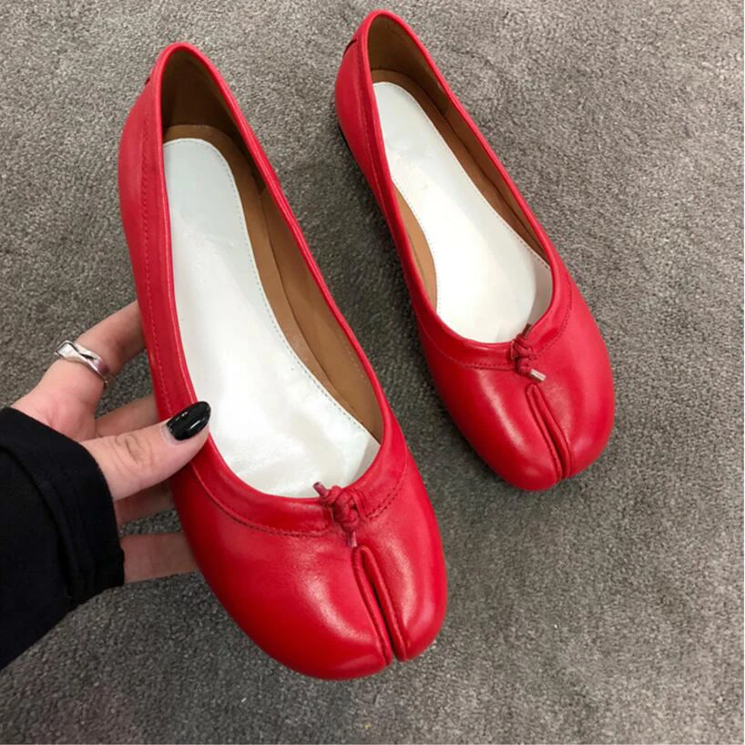 Женские лоферы на плоской подошве из натуральной кожи черные красные