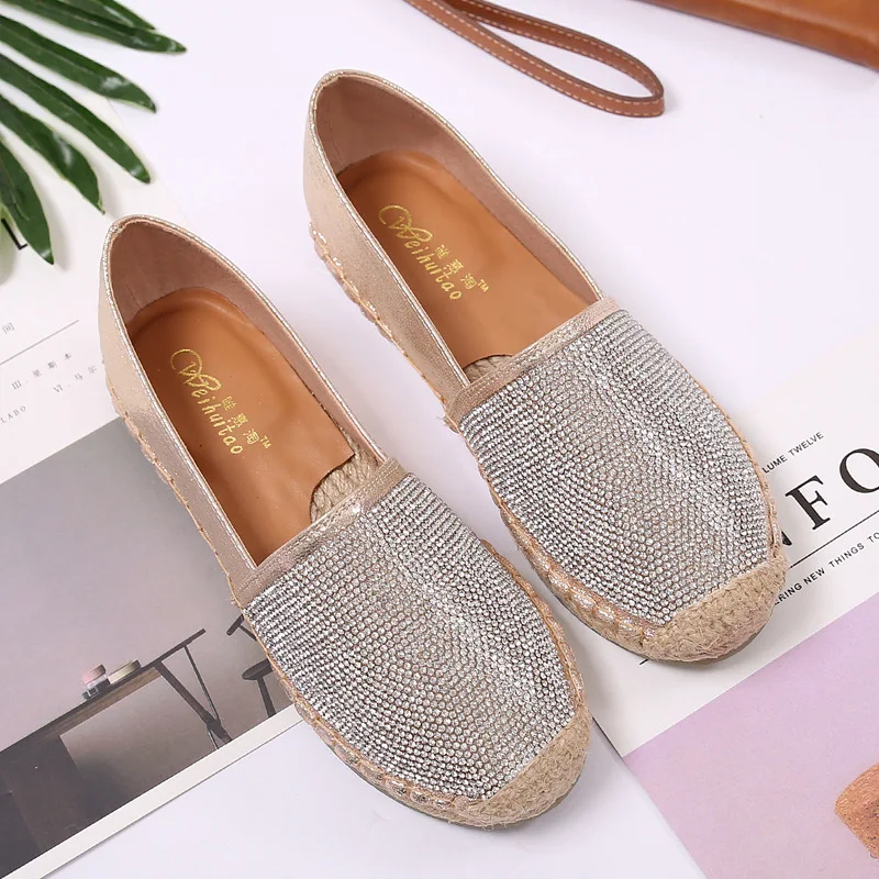 Весенние туфли на плоской подошве с украшением в виде кристаллов женские лоферы
