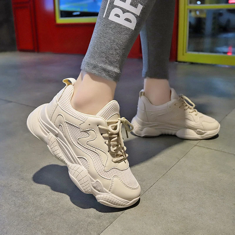 Женские повседневные кроссовки на вулканизированной подошве белые платформе Tenis