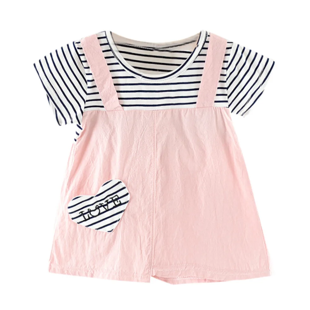 Нарядное платье принцессы в полоску с буквенным принтом и сердечками для