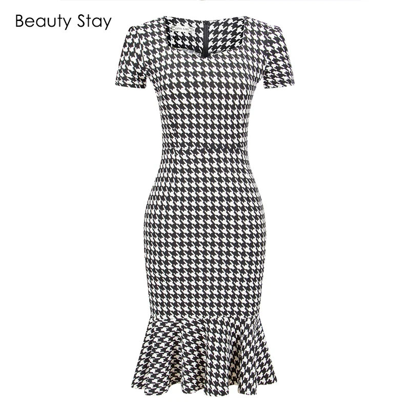 Женское приталенное платье с пуговицами V-образным вырезом и завышенной талией |