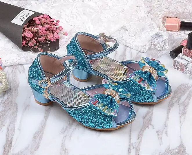 Босоножки для девочек Новинка 2017 года Корейская версия летней обуви принцессы