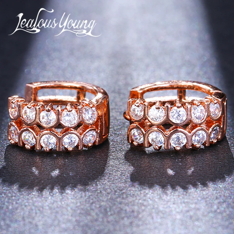 Маленькие простые круглые женские серьги кольца с прозрачным цирконием цвета