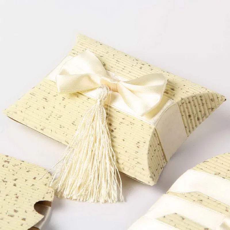 Бесплатная доставка новинка коробка для конфет в форме подушки подарков с бантом