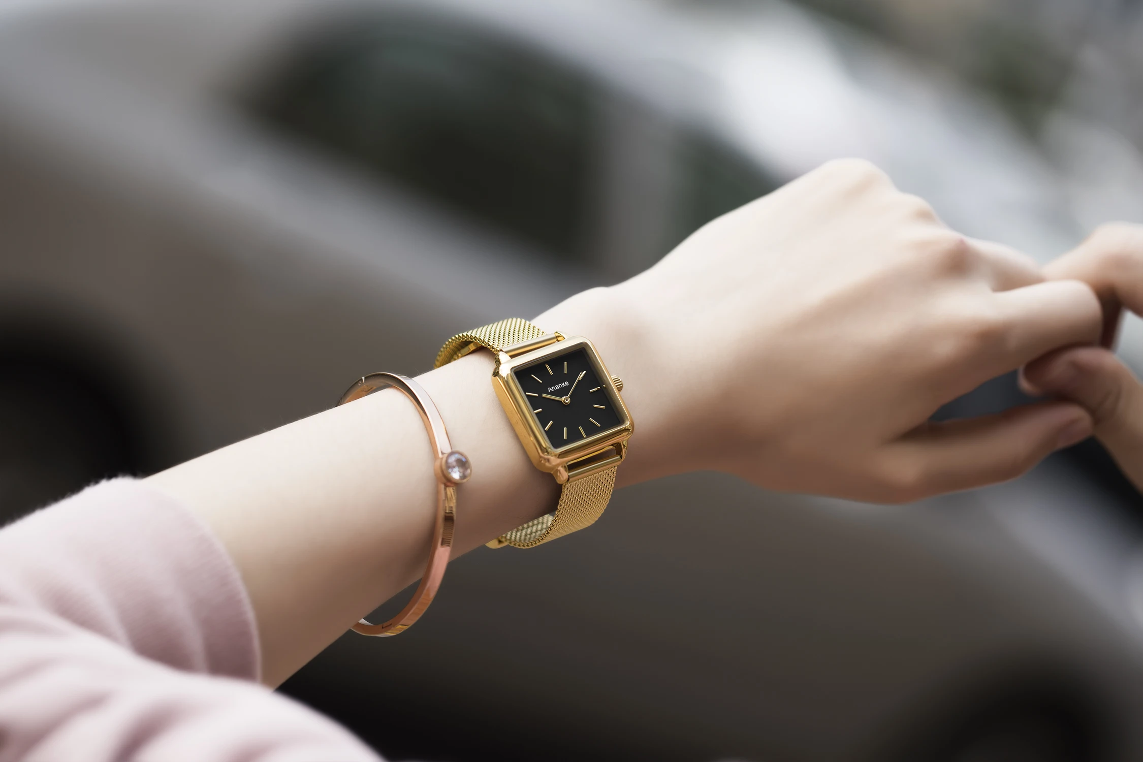 Новый тип женских кварцевых часов с использованием японского движения точный