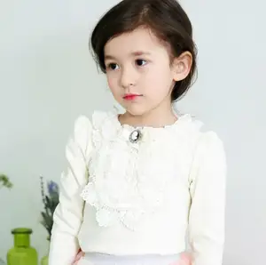 Плотная Осенняя Милая футболка с кружевом и жемчугом для маленьких девочек, модные бархатные футболки с бантом, хлопковая блузка детская повседневная одежда
