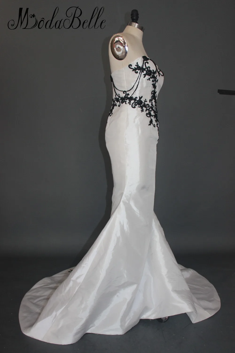 Модное готическое белое черное свадебное платье Пляжное кружевное женское с