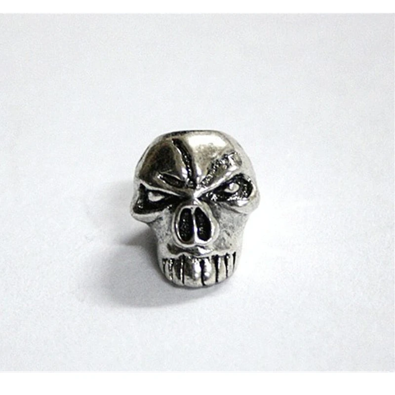 

10pcs 2018 The new snaggletooth skulls for paracord free shipping