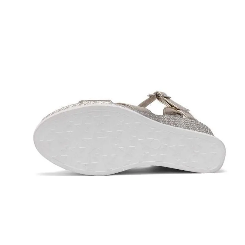 Женские босоножки на платформе с открытым носком высоком каблуке пряжкой