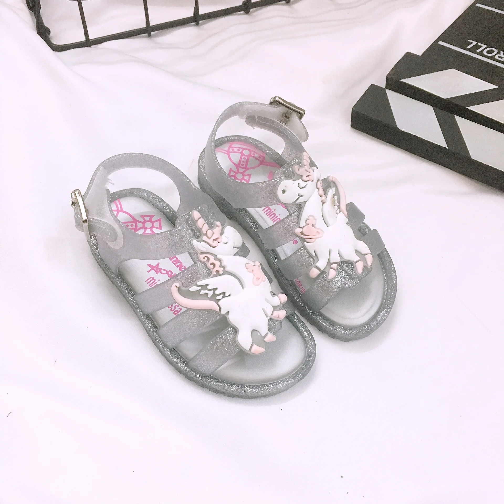 Прозрачные сандалии в виде единорога для маленьких девочек детская пляжная