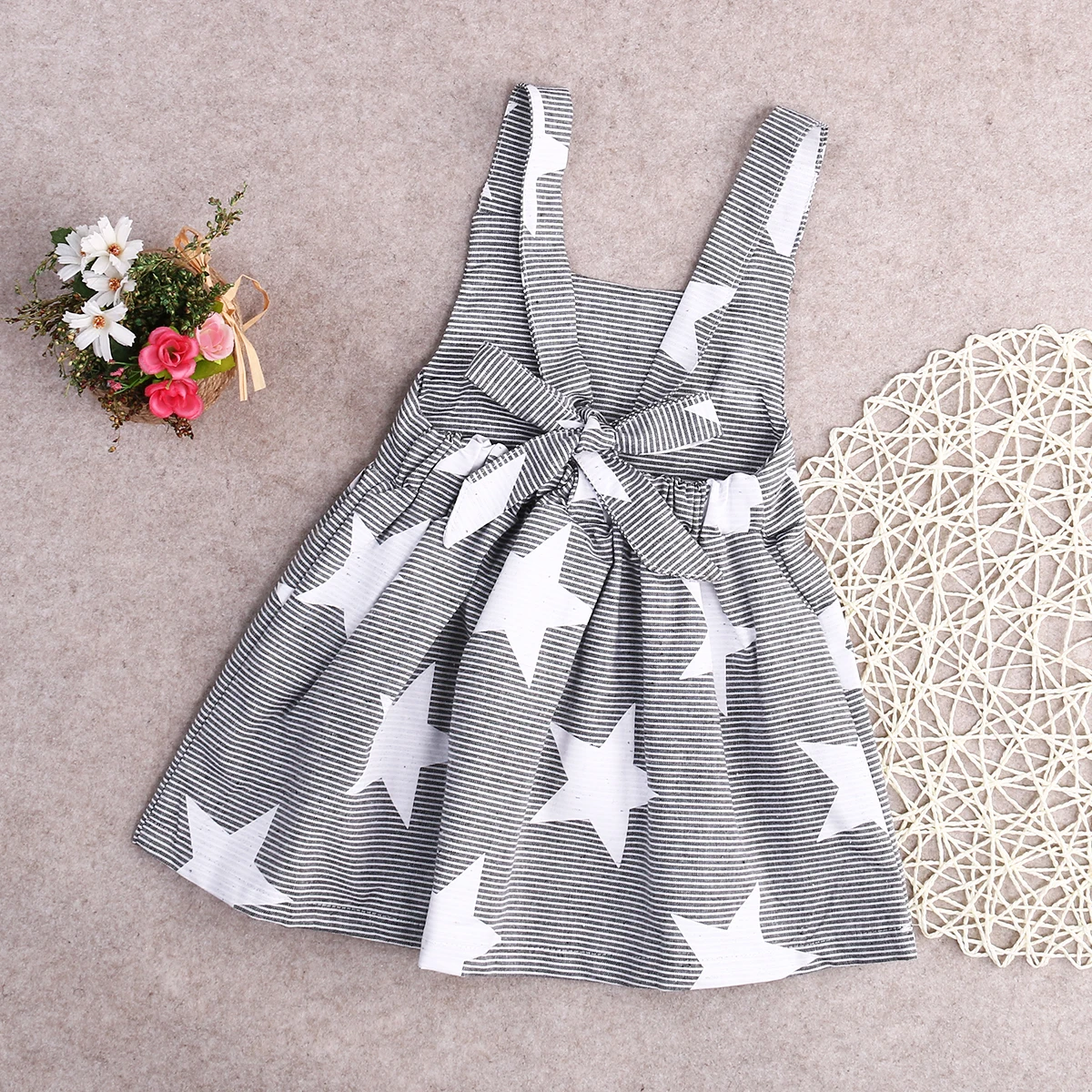 Детское платье без рукавов с открытой спиной и лямкой на шее вечерние платья