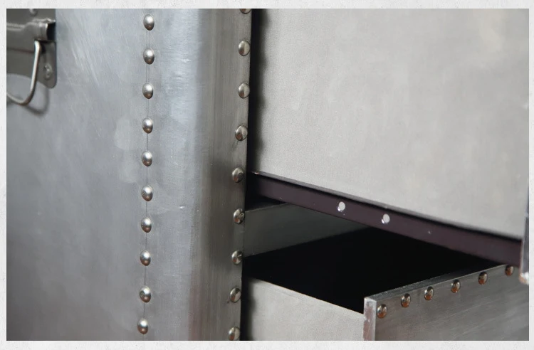 Старые комоды для хранения в американской деревне алюминиевые металлические