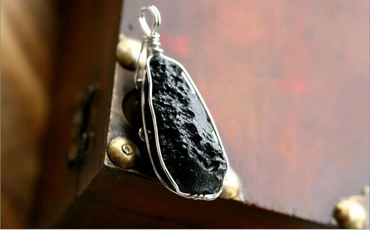 Подвеска из натуральных черных метеоритов и тектитов|meteorite natural|meteorite jewelry
