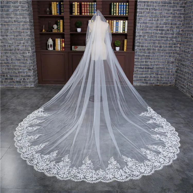 

Princess Wedding Veils 3 yards Long Tail lace beautiful bride veil a white gorgeous starry empty bridal veils