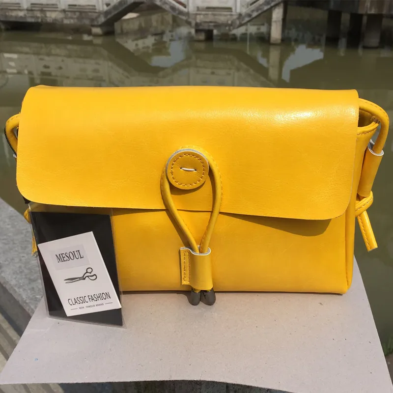 Сумка кросс-боди женская из натуральной кожи модный саквояж на плечо маленький