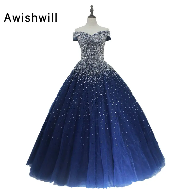 Женское длинное элегантное платье темно синего цвета недорогое бальное из тюля с