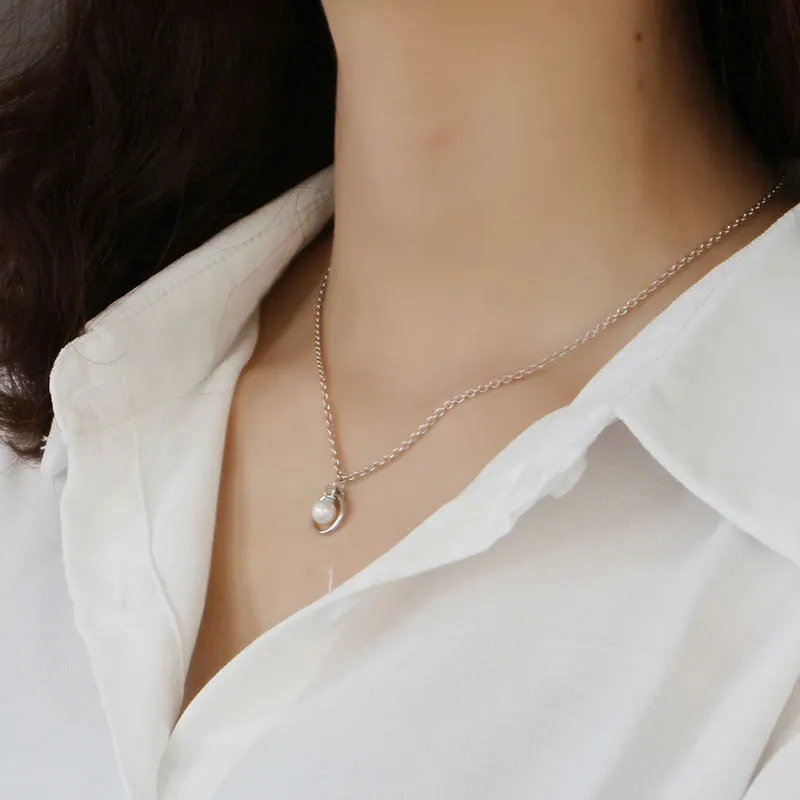 

Цепочка женская из серебра 925 пробы с круглым жемчугом