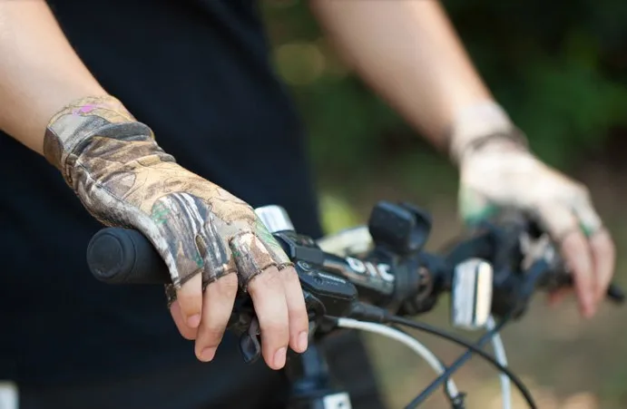 Half Finger Gloves Уличные супер тонкие летние дышащие противоскользящие перчатки для рыбалки и охоты камуфляжные тактические перчатки с сенсорным экраном - Цвет: Half Finger Gloves