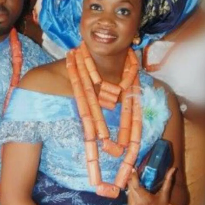 Bestellen 4 Ujewelry Halsband Schmuck-Set Original Korallen Perlen Designer Halskette Set 3 Schichten Edo Traditionellen Schmuck Set Für Frauen 2019