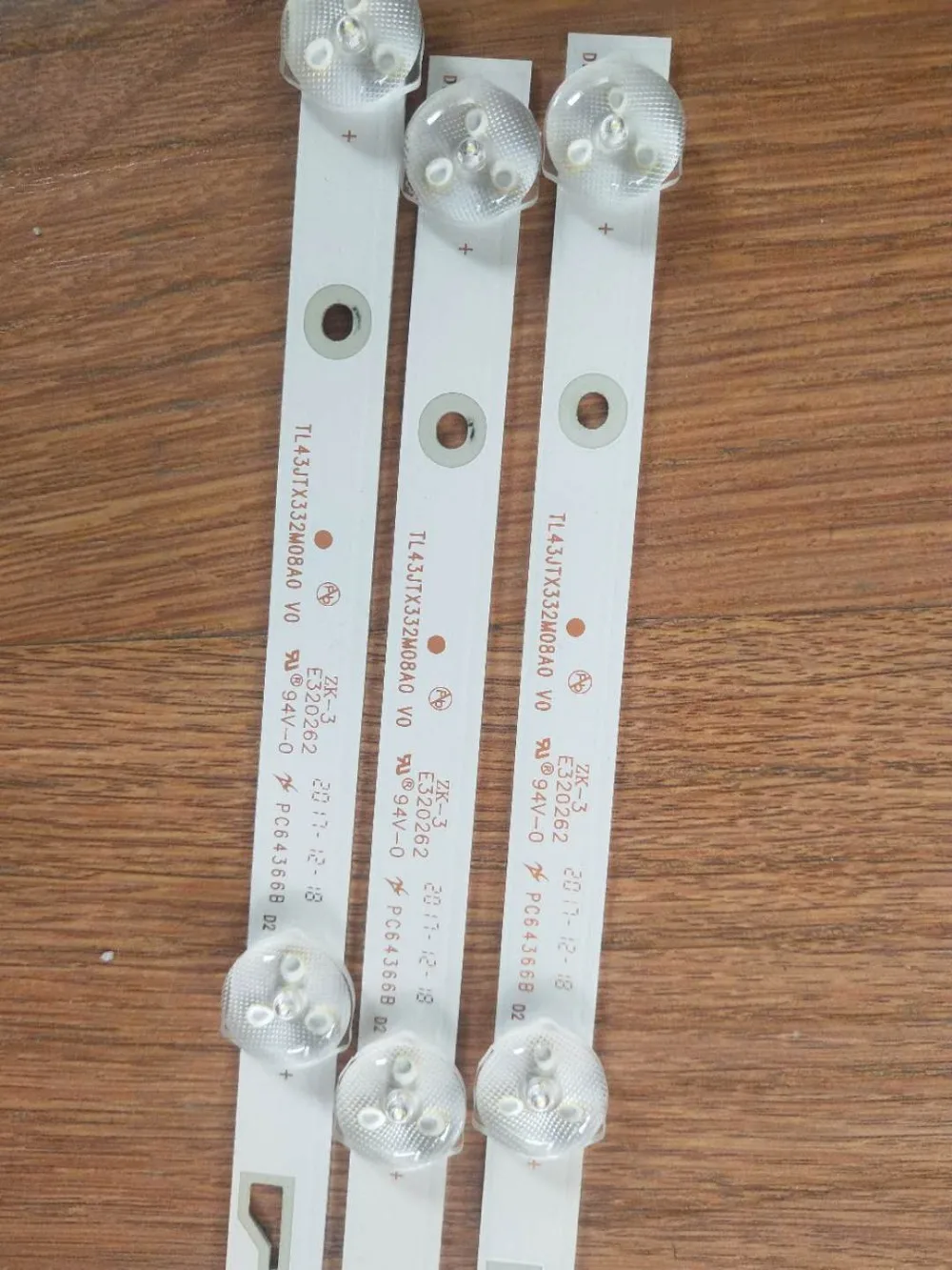 Оригинальная новая светодиодная подсветка для Tos hiba 43L26CMC TL43JTX332M08A V0